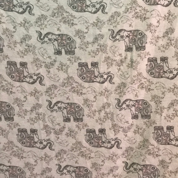 Hollister tee, perfect for summer - Picture 3 of 3